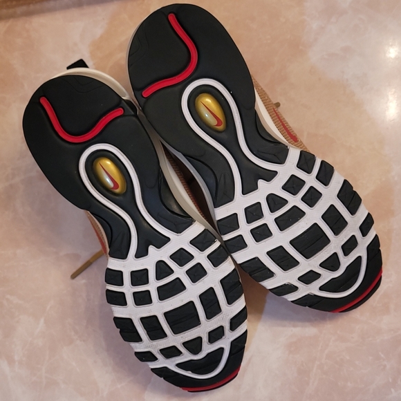 Limited Edition Nike Air Max - Picture 5 of 11